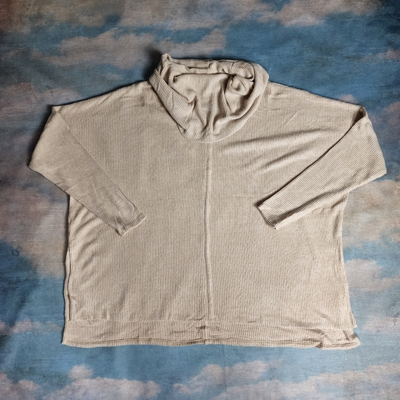 NWOT Status by Chenault Cowl Neck Oversized Tunic - Picture 6 of 13